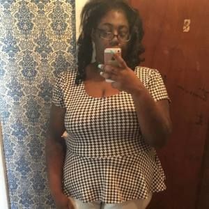 Meet your Posher, Alexis